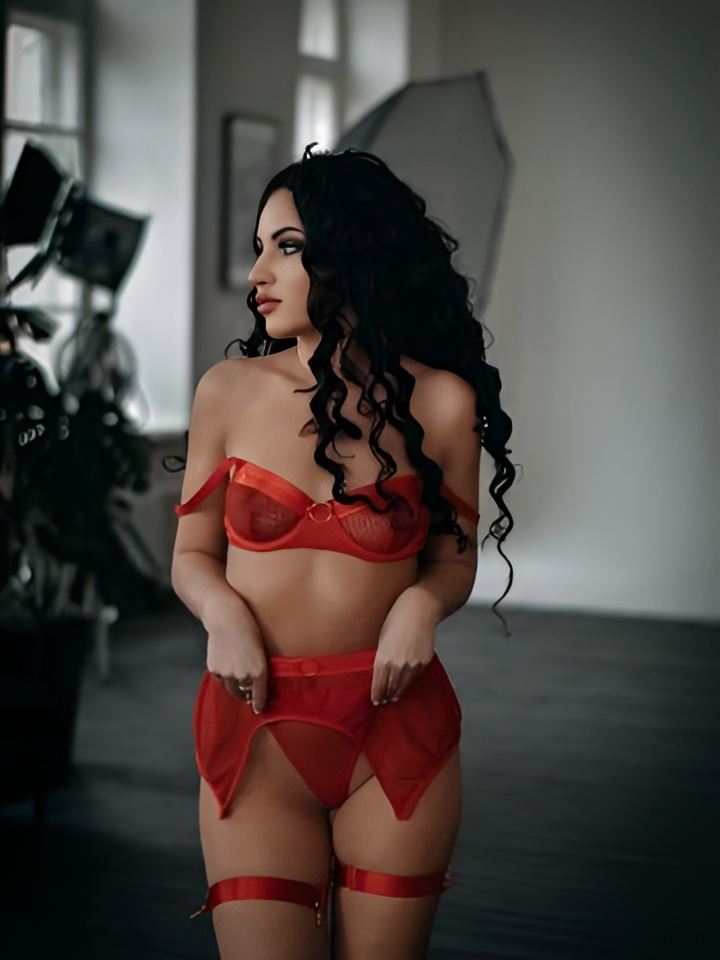 Елена привлекальеная девушка из Серпухова цена от 1500 руб